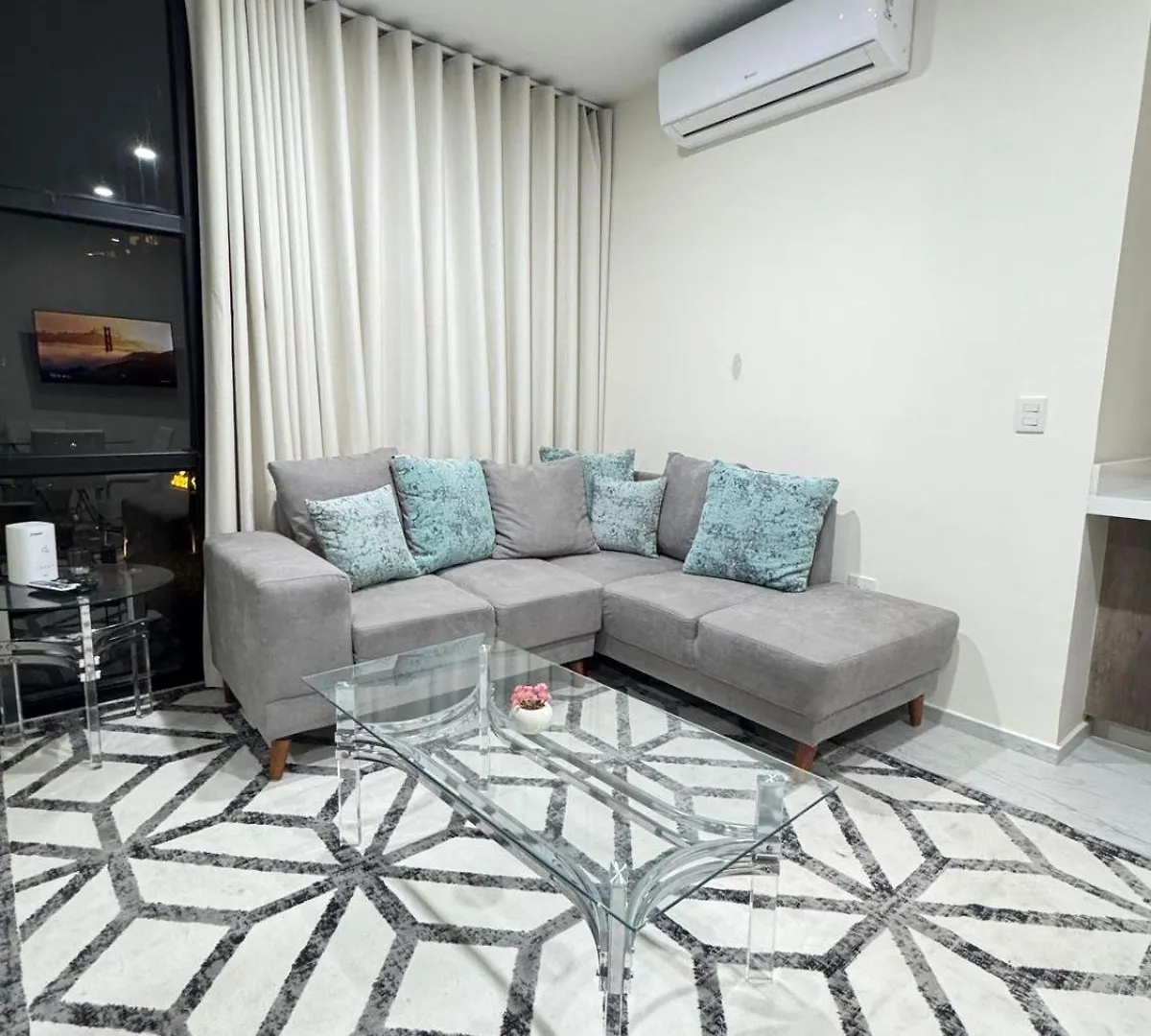 Condo Only 5 Minutes To Downtown With Beautiful View ! Cabo San Lucas Meksyk