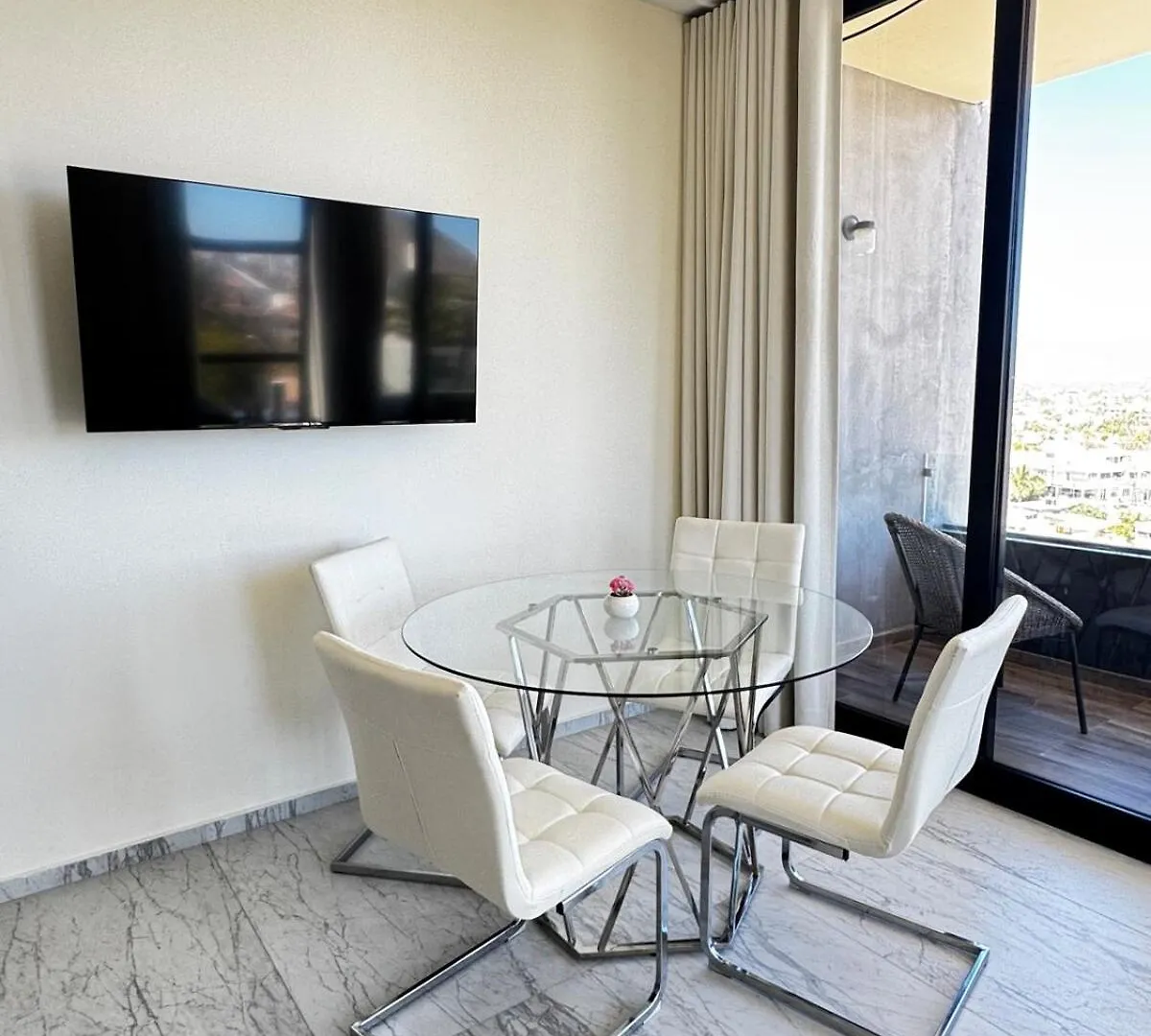 Lejlighed Condo Only 5 Minutes To Downtown With Beautiful View ! Cabo San Lucas