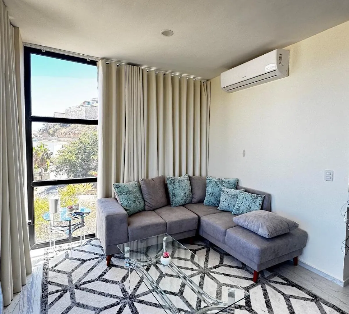 Condo Only 5 Minutes To Downtown With Beautiful View ! Cabo San Lucas